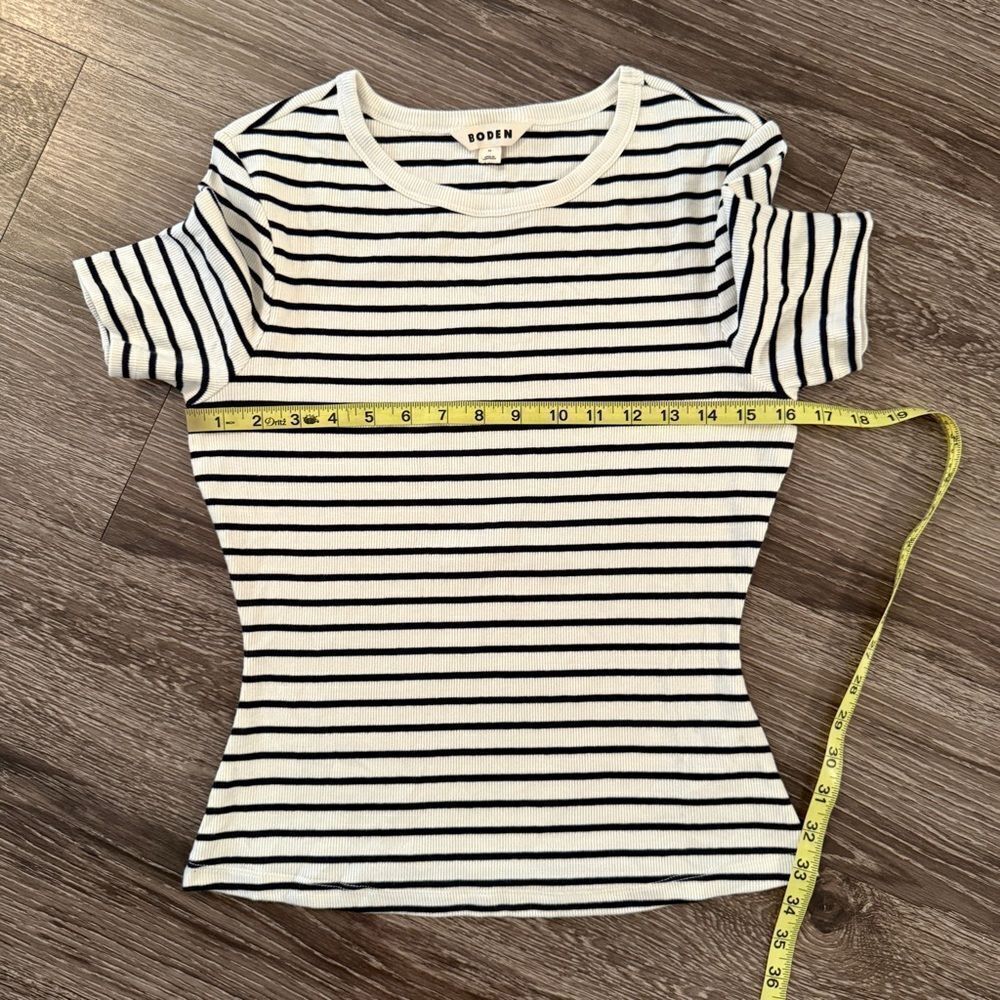 Boden Ribbed Striped Short Sleeve - Picture 6 of 8